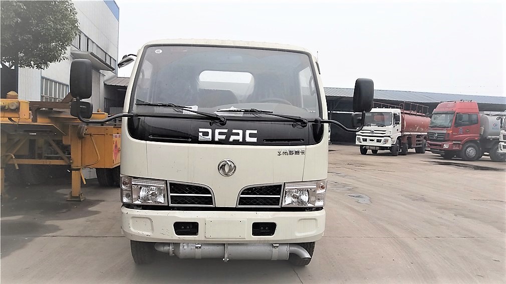 2.22方東風(fēng)小多利卡加油車