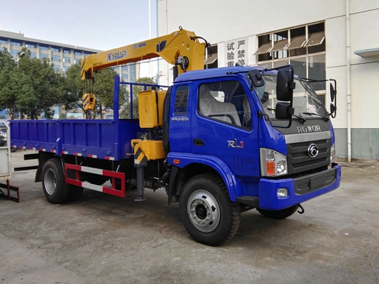 福田時(shí)代隨車(chē)吊
