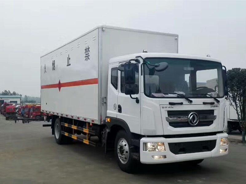 東風(fēng)6.3米（10.3噸）氣體廂式車