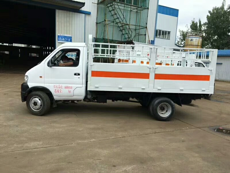 東風(fēng)俊風(fēng)3.3米（藍牌）氣瓶車