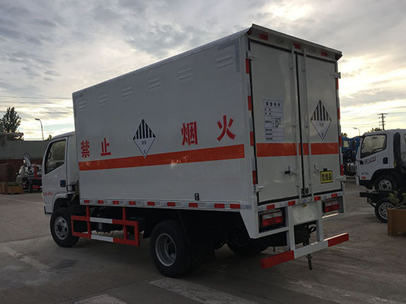 多利卡4.1米（藍(lán)牌）雜項危險品廂式車