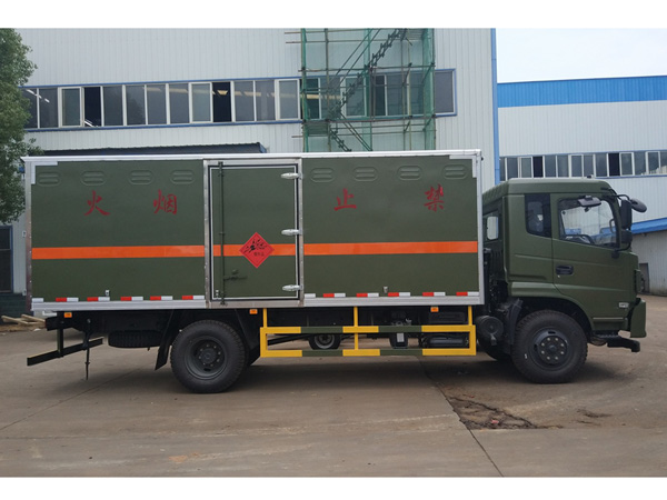 東風(fēng)6米1（9噸）爆破器材車
