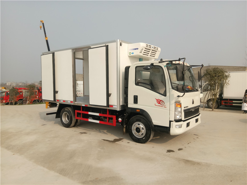 重汽豪沃 4.2米冷藏車(chē)