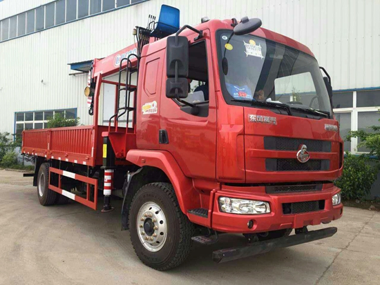 柳汽乘龍單橋隨車吊