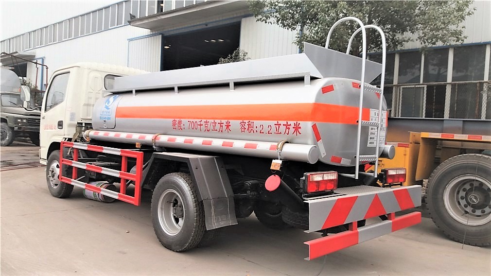2.22方東風(fēng)小多利卡加油車