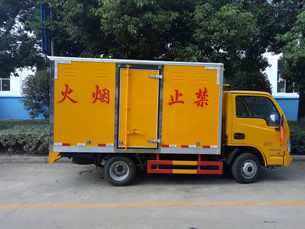 躍進(jìn)3.3米柴油（藍(lán)牌）氣體廂式車
