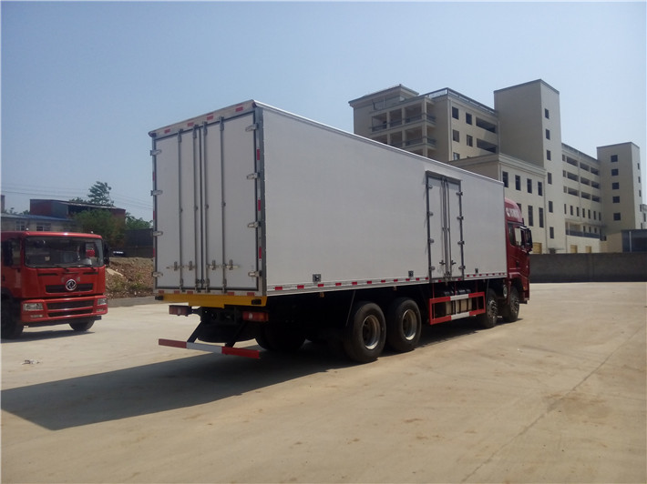 陜汽前四后八 9.6米冷藏車