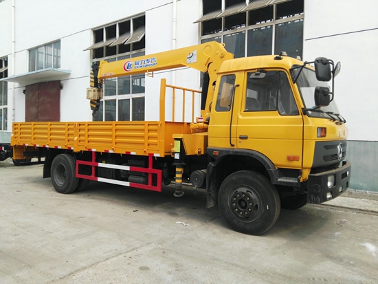 東風(fēng)153單橋隨車(chē)吊
