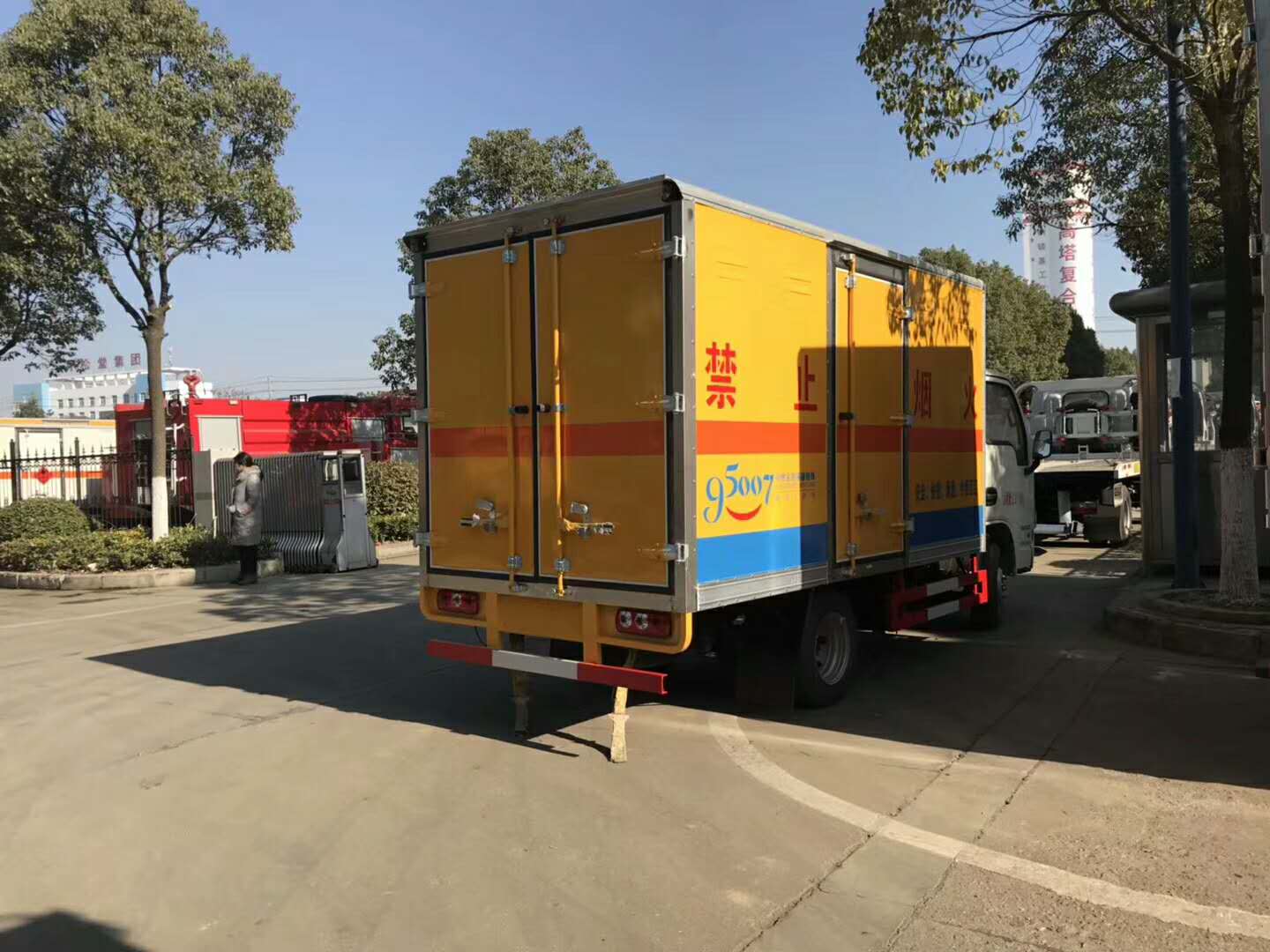 躍進3.3米汽油（藍牌）氣體廂式車