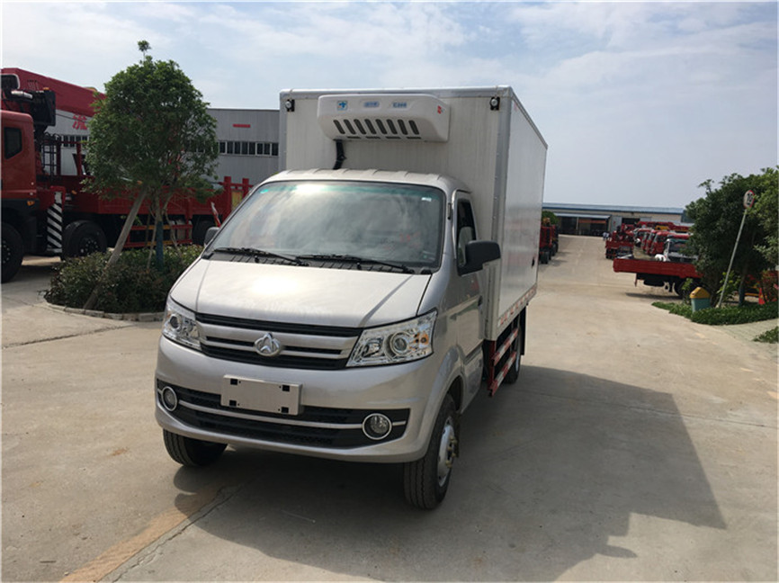 長安跨越王后雙輪 3.35米冷藏車
