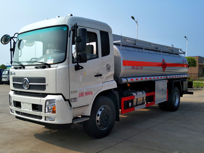  東風(fēng)天錦12噸油罐車(chē)