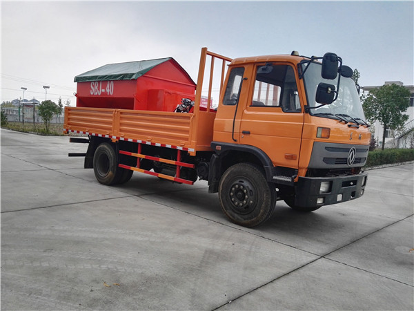 可上戶東風(fēng)145多功能除雪車