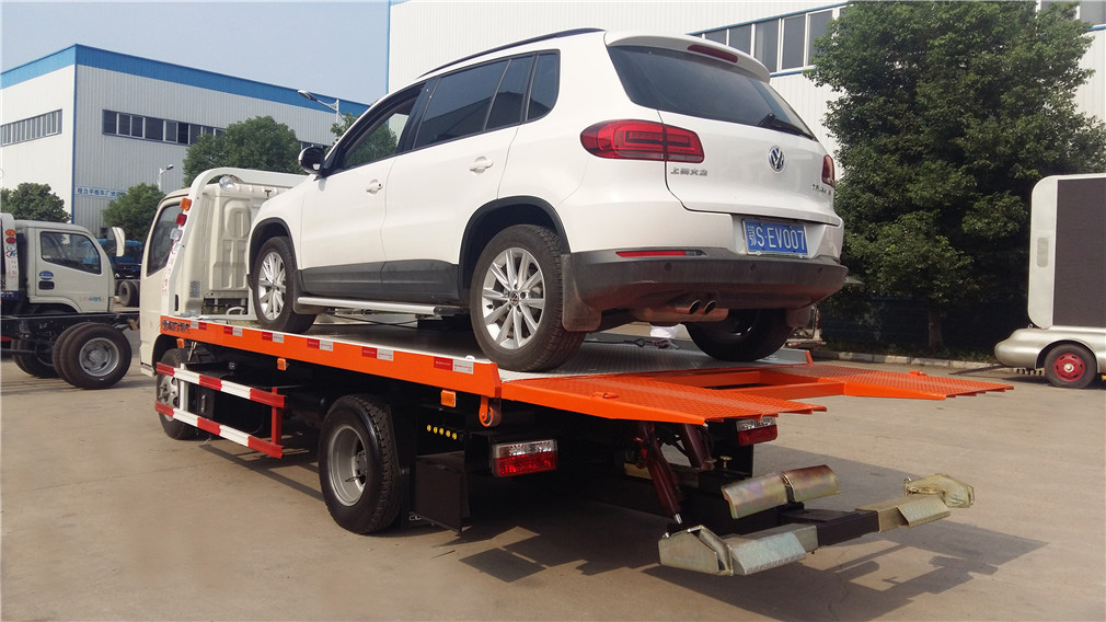 東風(fēng)多利卡藍(lán)牌一拖二清障車
