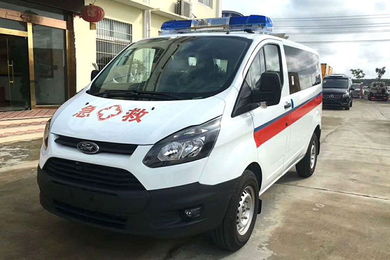 新全順短軸汽油救護(hù)車