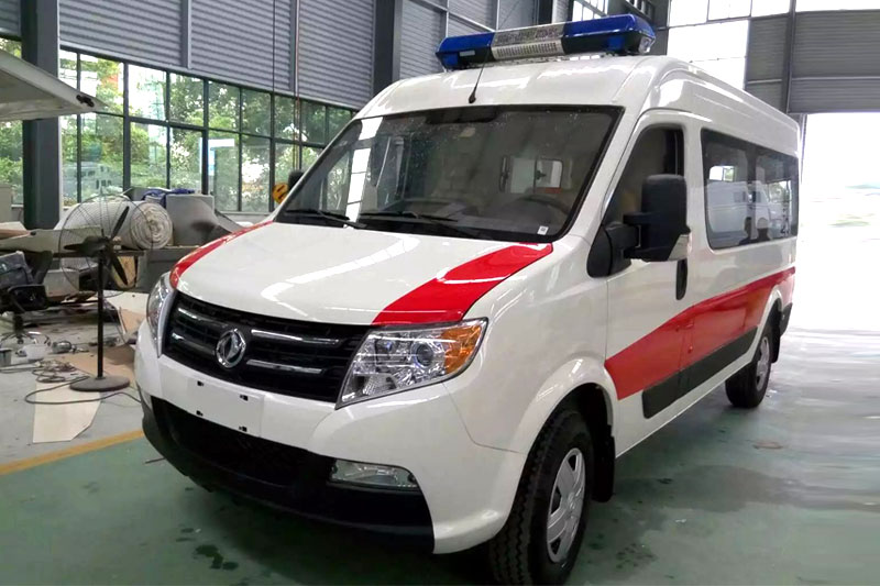  東風(fēng)御風(fēng)長(zhǎng)軸柴油救護(hù)車