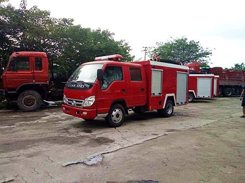 福田時(shí)代2.5噸水罐消防車(chē)