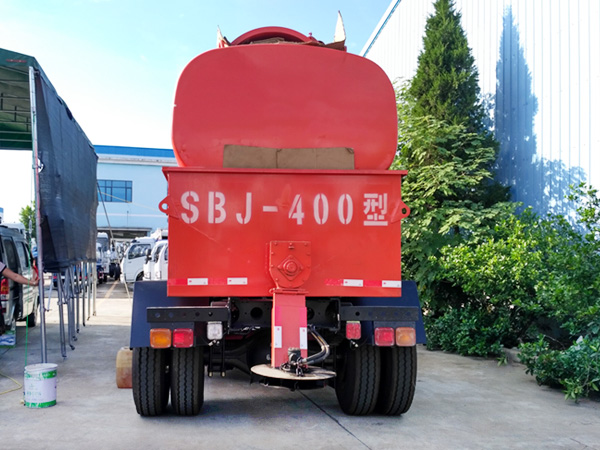 出口多功能除雪車(chē) 帶水罐除雪車(chē)