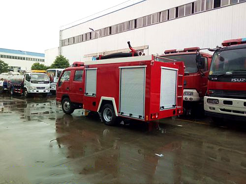 福田時(shí)代2.5噸水罐消防車(chē)