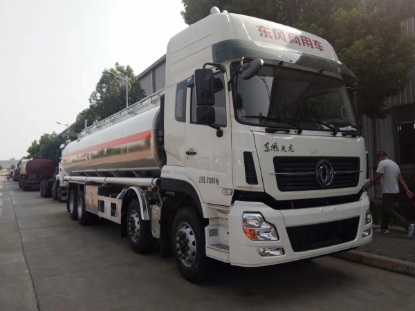 27.5立方東風(fēng)前四后八鋁合金油車