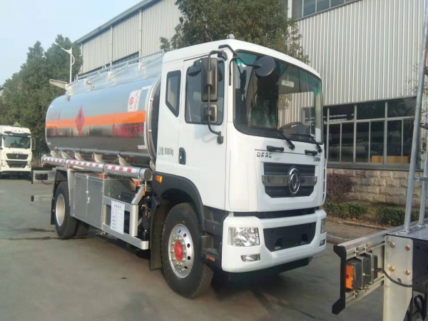 東風(fēng)D914.3方鋁合金運(yùn)油車