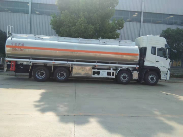 27.5立方東風(fēng)前四后八鋁合金油車