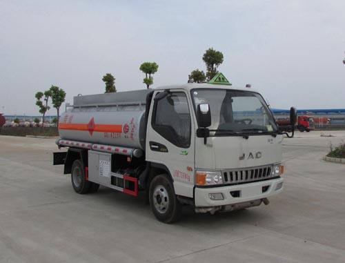 江淮駿鈴5噸加油車(chē)
