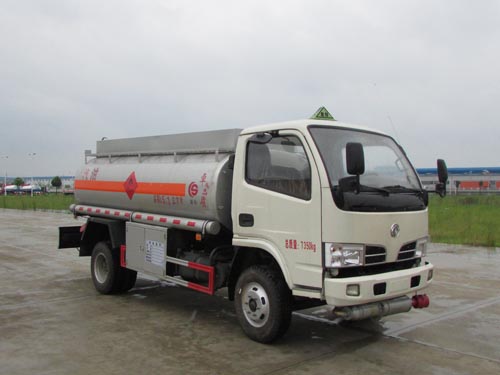 東風(fēng)多利卡5噸加油車(chē)