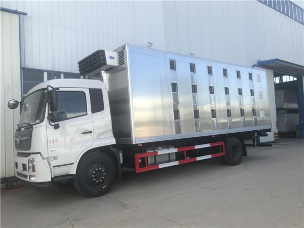 東風天錦7.6米畜禽車