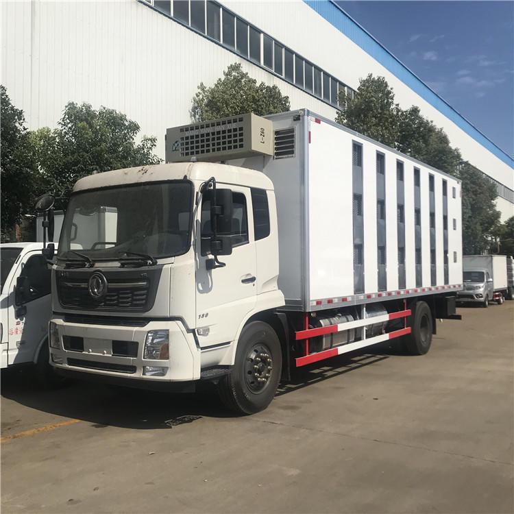 東風(fēng)天錦7.6米畜禽車(chē)