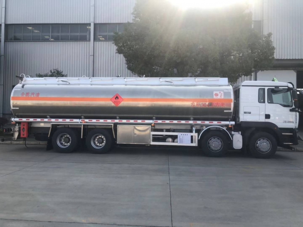 重汽汕德卡鋁合金運(yùn)油車