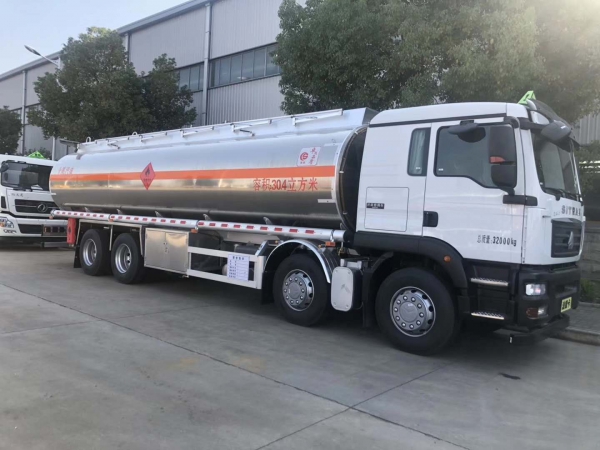 重汽汕德卡鋁合金運(yùn)油車