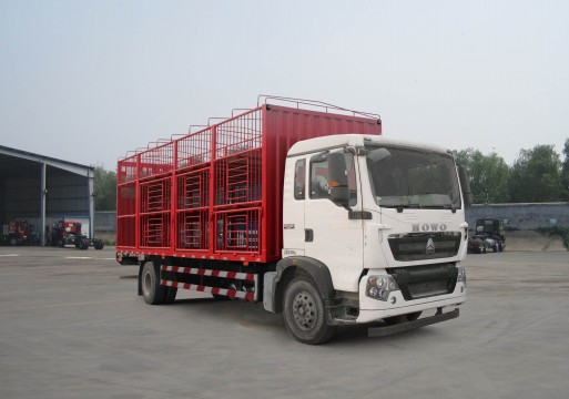 豪沃牌ZZ5187CCQK501GE1型畜禽運(yùn)輸車(chē)