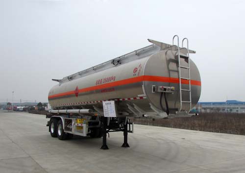 三軸半掛鋁合金運(yùn)油半掛車(chē)