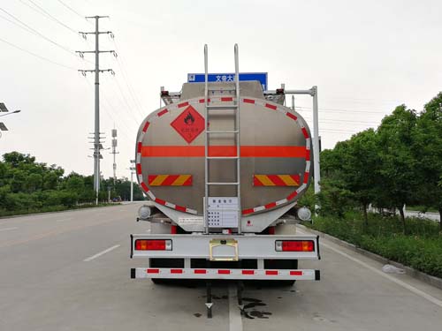 解放悍V前四后六鋁合金運油車