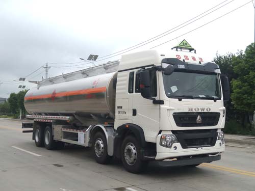重汽豪沃前四后八鋁合金運(yùn)油車(chē)