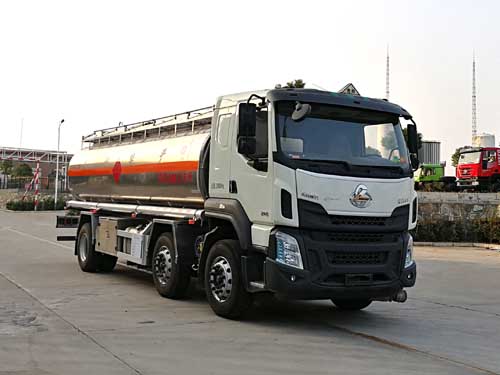 柳汽小三軸鋁合金運(yùn)油車(chē)